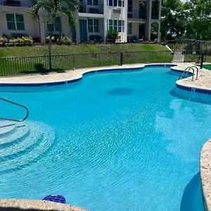  Apartment Lovely 2 Bedroom With Pool And Access