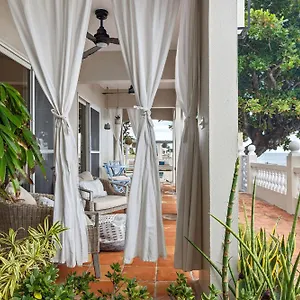  Bed and breakfast Tres Sirenas